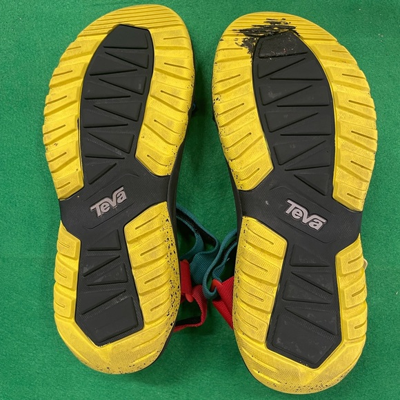 Sandals_&_Flip_Flops